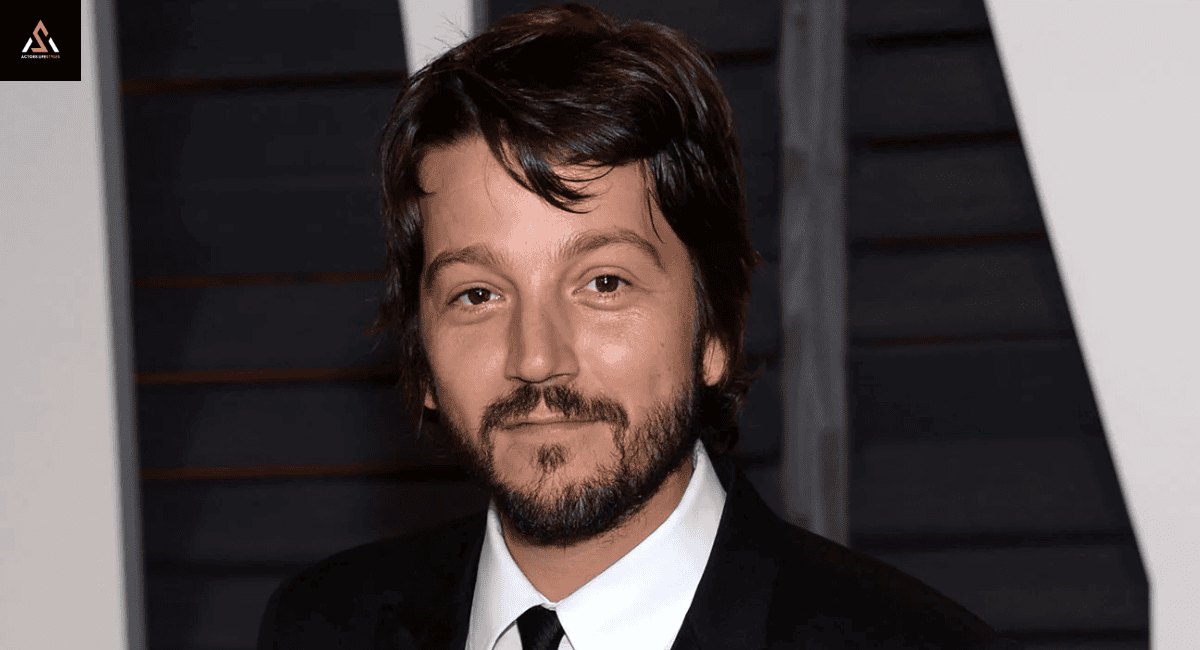 who-is-diego-luna-